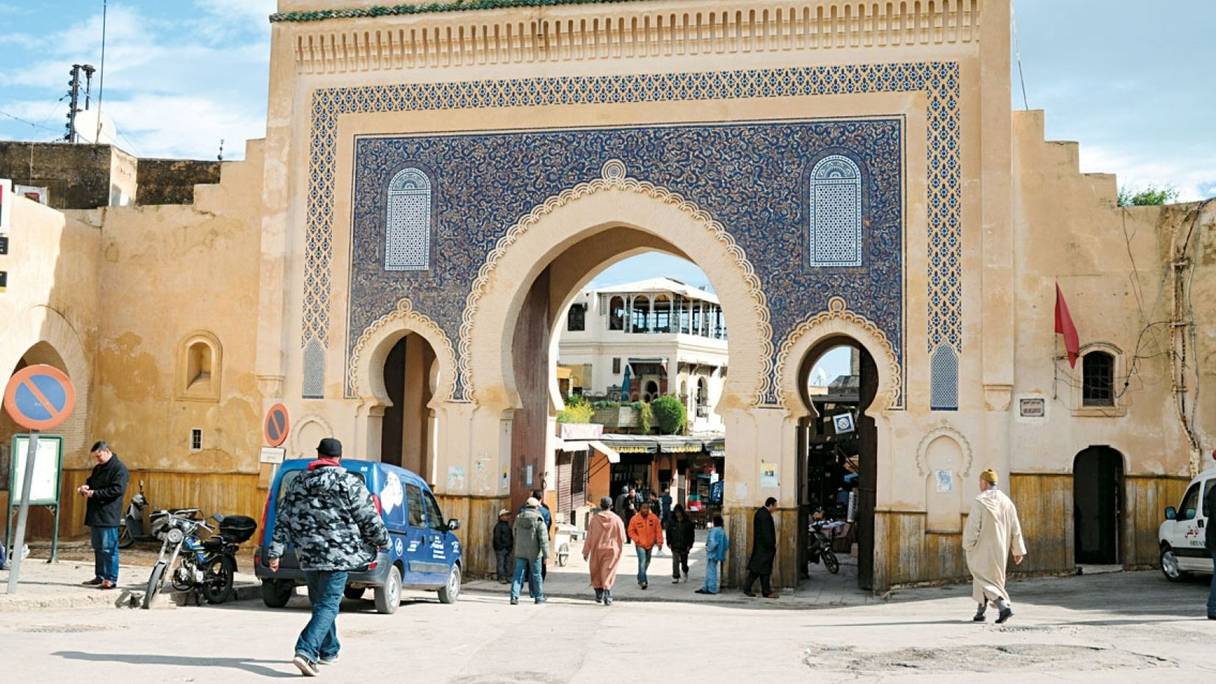 Bab Boujloud, principal accès à la médina de Fès.
