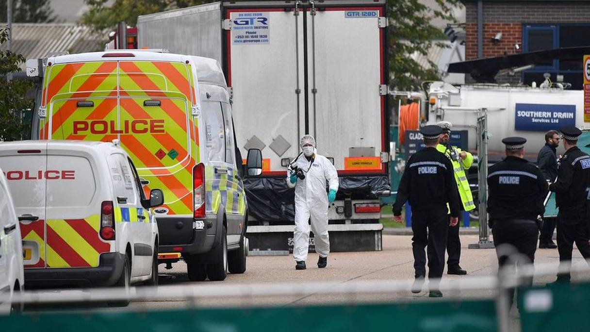 39 cadavres avaient été découverts le 23 octobre 2019 dans un camion frigorifique garé dans la zone industrielle de Grays, à l’est de Londres, en provenance du port belge de Zeebrugges.
