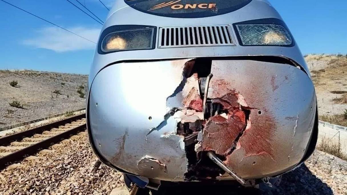 Le train Al Boraq 2041/2042 reliant Tanger et Casablanca, après l'accident. 

