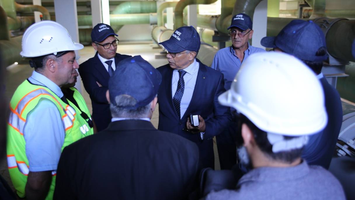 Abderrahim El Hafidi, directeur général de l’ONEE, a effectué, jeudi 13 octobre 2022, une visite de terrain pour s’enquérir de l’état d’avancement du projet de transfert et d’épuration des eaux usées de la ville de Laâyoune.
