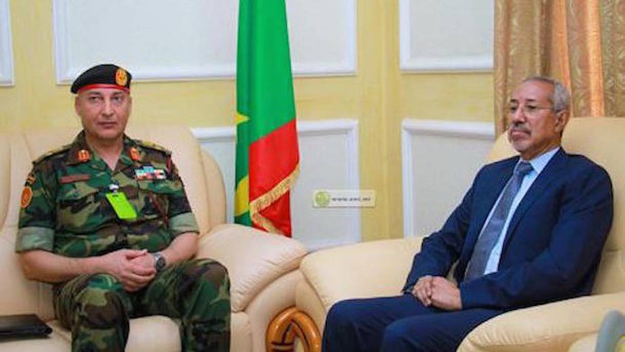 Mohamed Ali Hadad, chef d’état-major général des forces armées libyennes, reçu par le ministre de la Défense maurtanienne Hanana ould Sidi.
