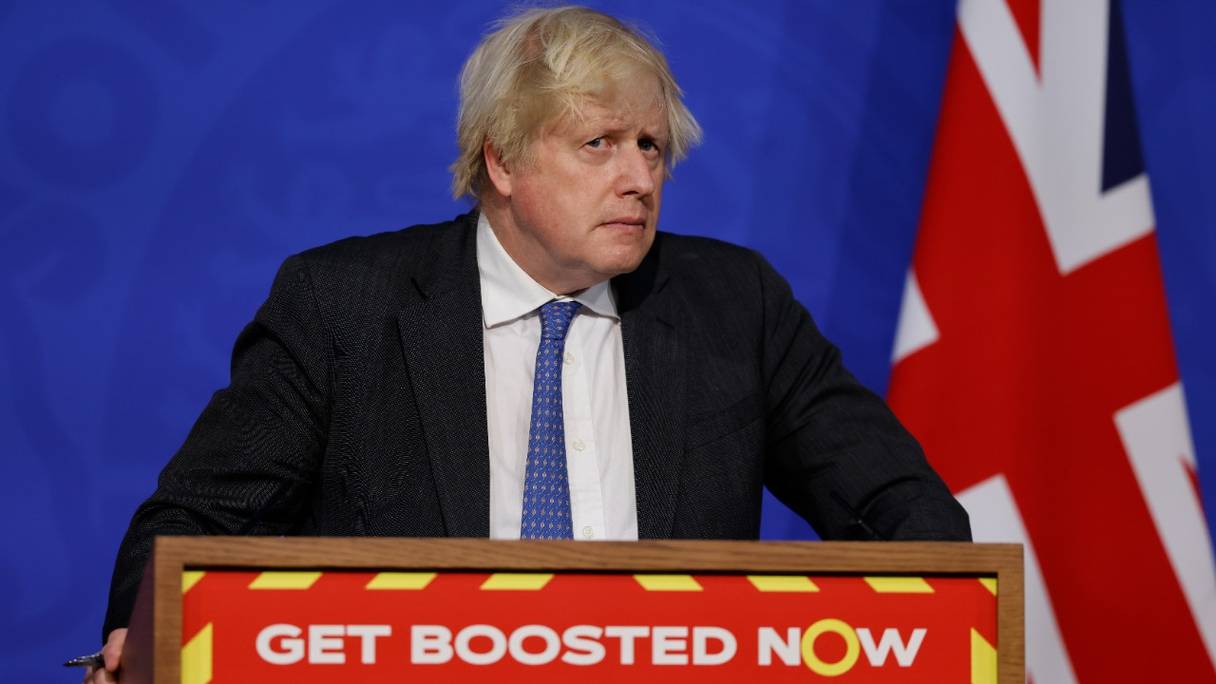 Le Premier ministre britannique Boris Johnson à une conférence de presse sur le programme de vaccination de rappel Covid-19 au 10, Downing Street, dans le centre de Londres, le 15 décembre 2021.
