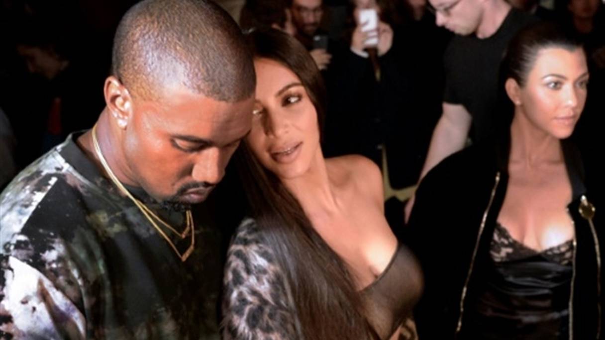 Kanye West, Kim Kardashian et Kourtney Kardashian à Paris, le 29 septembre 2016.
