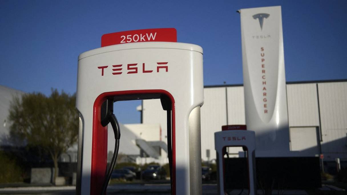 Station de recharge de véhicules électriques Tesla de 250 kW, le 4 janvier 2021 à Hawthorne, en Californie. 

