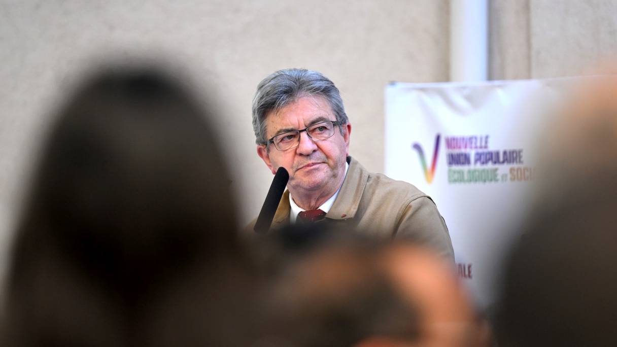 Le chef de la coalition de gauche Nupes (Nouvelle Union Populaire Ecologique et Sociale) Jean-Luc Melenchon prononce un discours à une réunion au cours de la campagne pour les élections législatives françaises, à Marseille, dans le sud de la France, le 10 juin 2022.
