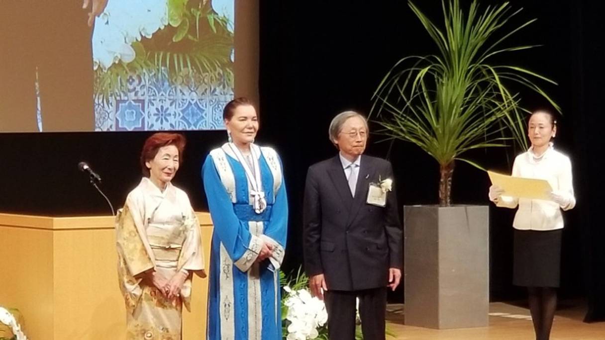 La princesse Lalla Hasnaa reçoit, vendredi 23 novembre à Tokyo, le prix international GOI Peace 2018.

