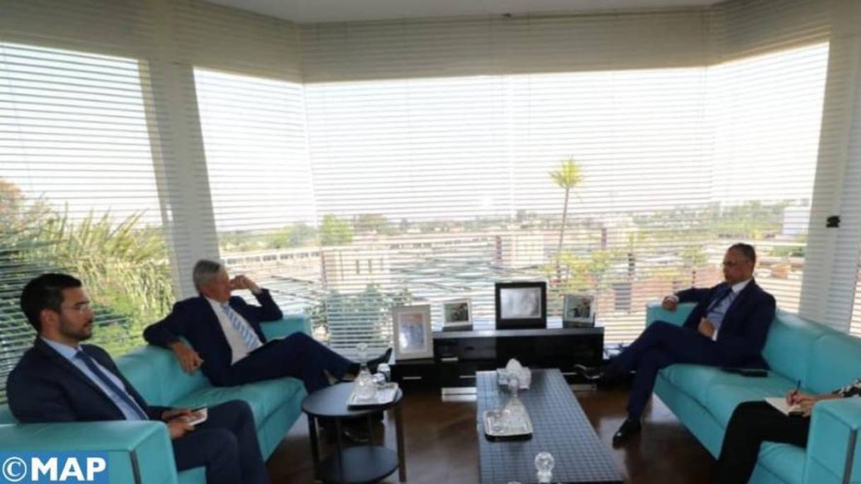 Le directeur général de l'ONEE, Abderrahim El Hafidi, s'est réuni, jeudi 19 mai 2022 à Rabat, avec le vice-président senior de SERV, Dominique Aubert.
