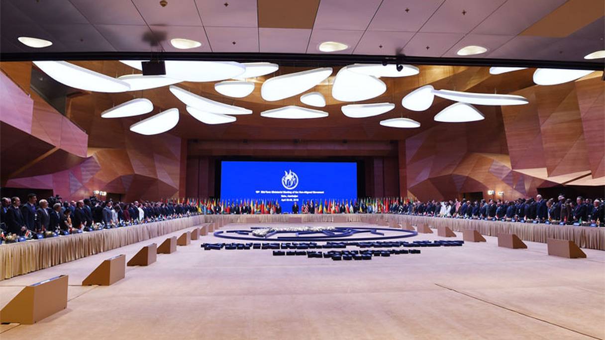 Une vue de la salle de réunion où s'est tenue la Conférence ministérielle du Mouvement des Non-Alignés, du du 3 au 6 avril, à Bakou.
