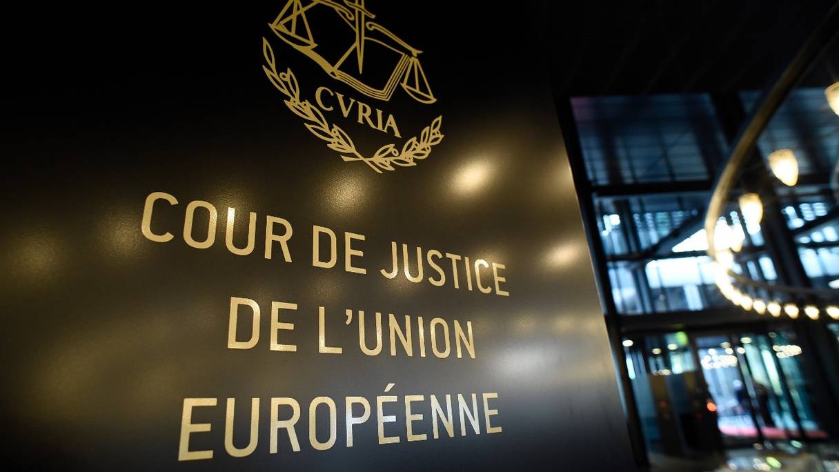 Logo de la Cour de Justice de l'Union Européenne, à Luxembourg.
