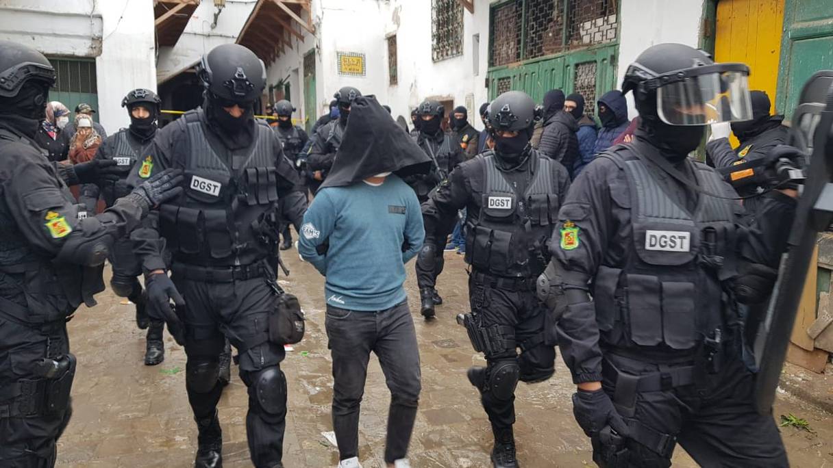 L'un des trois présumés terroristes arrêtés vendredi 4 décembre à Tétouan.
