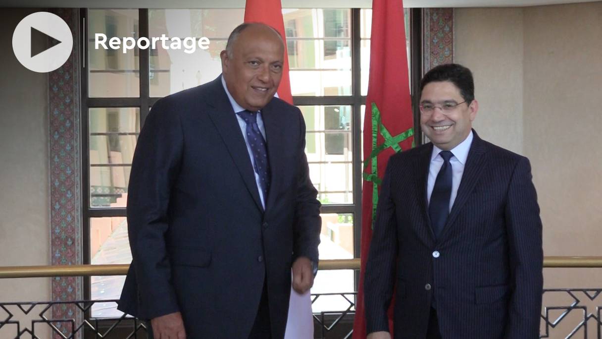 A droite, Nasser Bourita, ministre des Affaires étrangères, et à gauche, son homologue égyptien, Sameh Shoukry, lundi 9 mai 2022, à Rabat.
