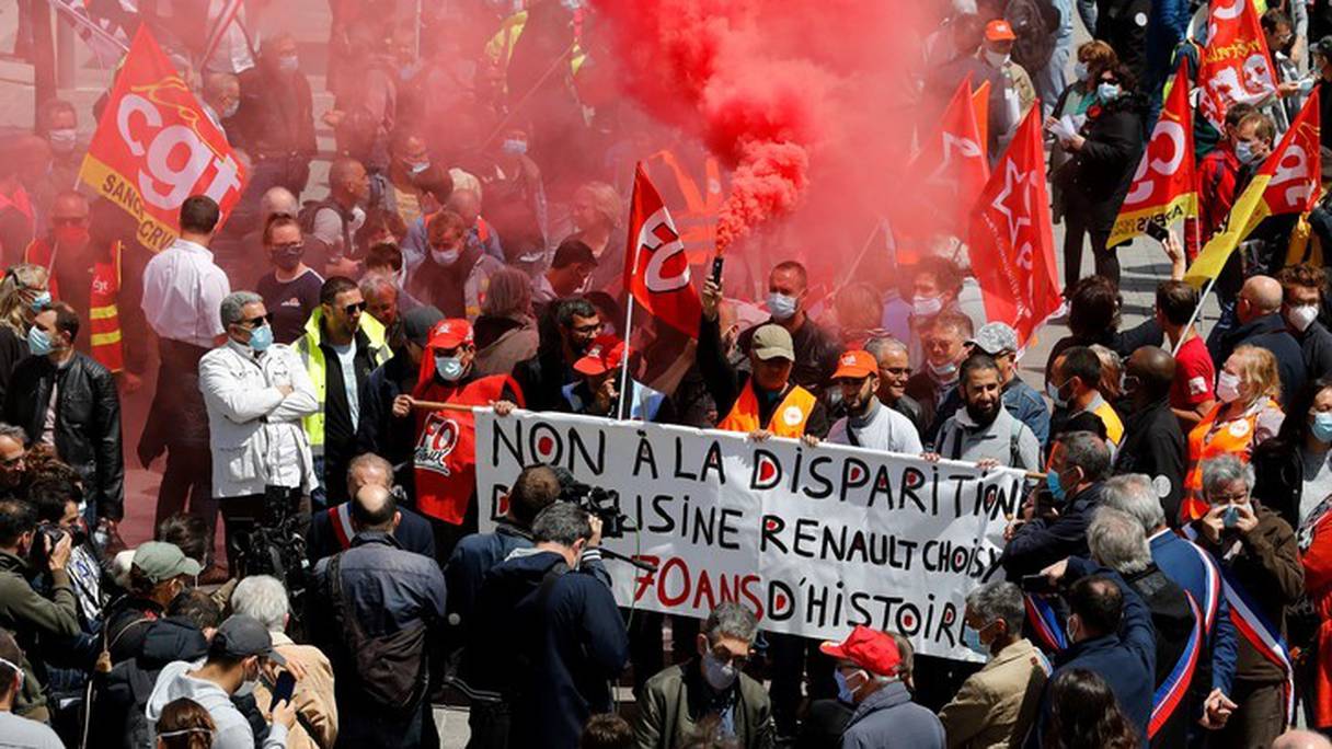 Manifestation à Choisy-le-Roi contre la fermeture de l'usine Renault, le 6 juin 2020. 
