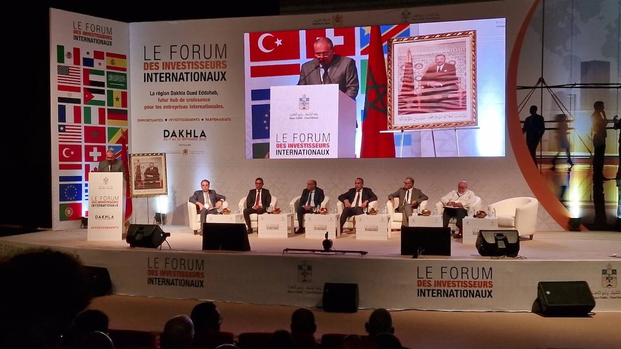 Panel au cours du Forum des investisseurs internationaux, qui s'est tenu les 18 et 19 septembre 2022 à Dakhla. 
