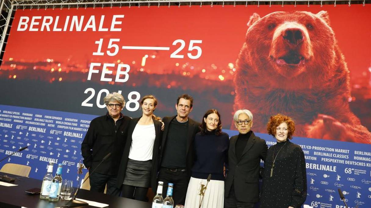 Les membres du jury du festival de cinéma la Berlinale lors de l'ouverture de la 68e édition
