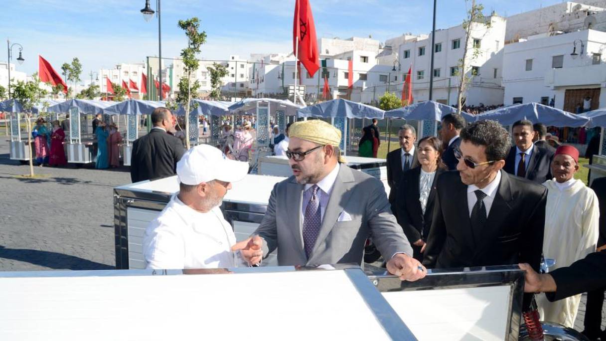 Le roi Mohammed VI, lors de l’inauguration de projets inscrits dans le cadre de l'INDH, le 7 octobre courant à Tanger.
