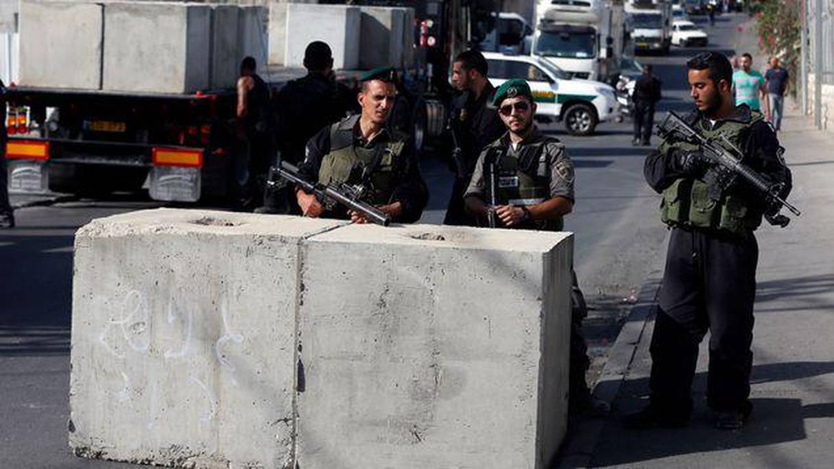 Israël a installé mercredi des postes de contrôle autour d'Al-Qods.

