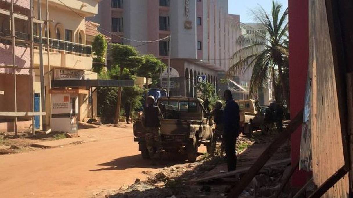 Assaut contre les preneurs d'otages à l'Hôtel Radisson à Bamako.
