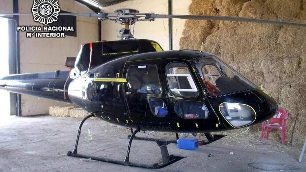 deux bandes criminelles s'adonnaient au trafic de drogue entre le Maroc et l'Espagne, en hélicoptère. 
