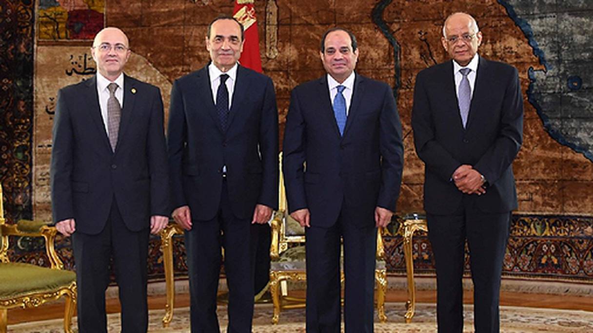 Le président la Chambre des représentants, Habib El Malki avec le président égyptien, Abdel Fattah al-Sissi, et de hauts responsables égyptiens.
